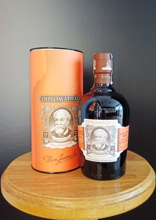 Diplomatico Mantuano rum 40% 0,7l + tuba 